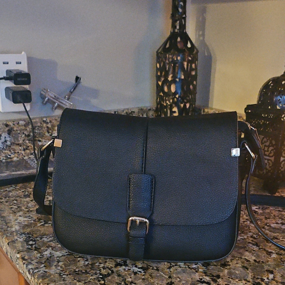 Chic Black Leather Crossbody Bag